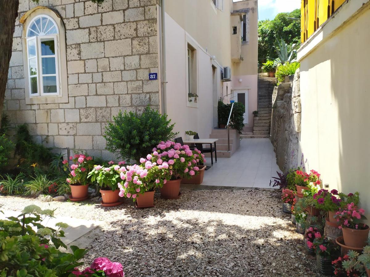 Apartments Rafaela Korcula Town Bagian luar foto