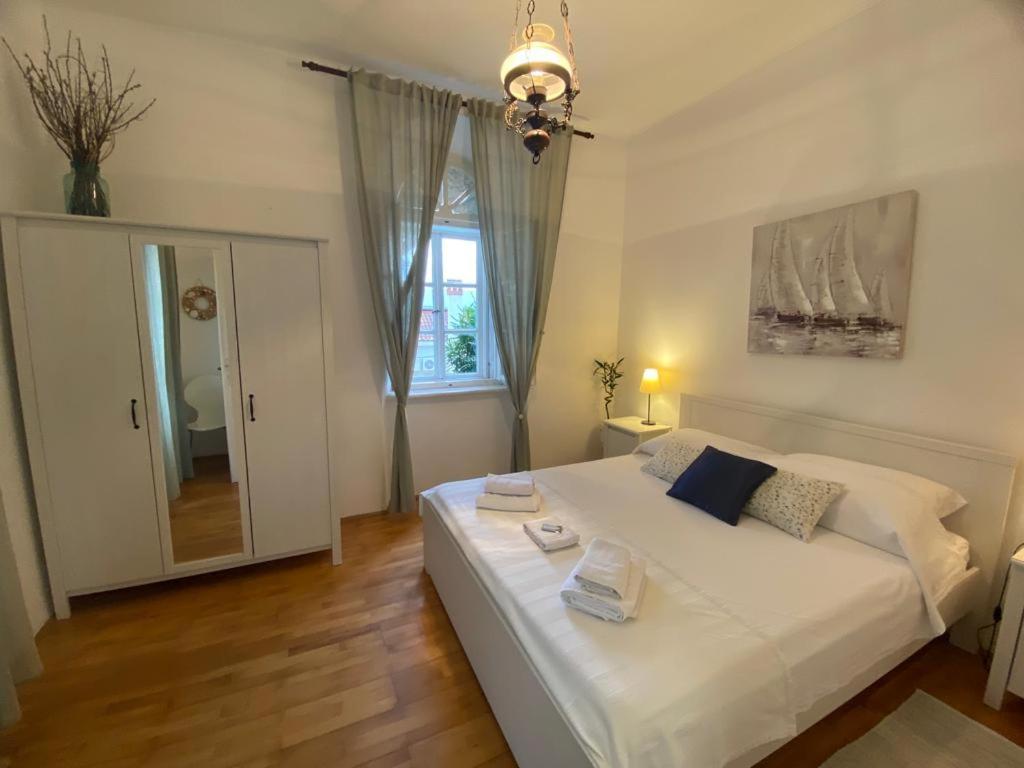 Apartments Rafaela Korcula Town Bagian luar foto